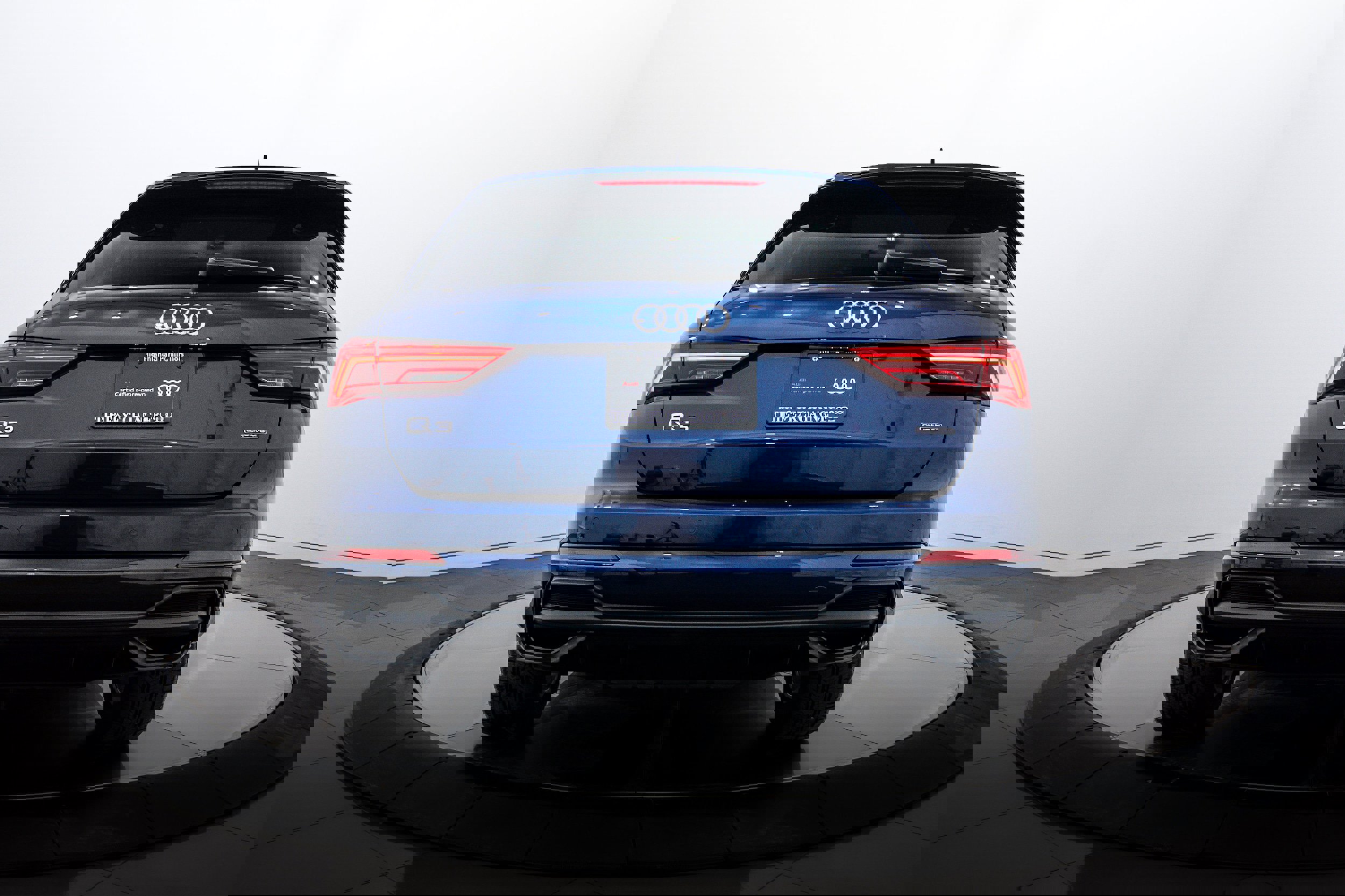 Certified 2023 Audi Q3 2.0T Premium Plus w/ Premium Plus Package image 19