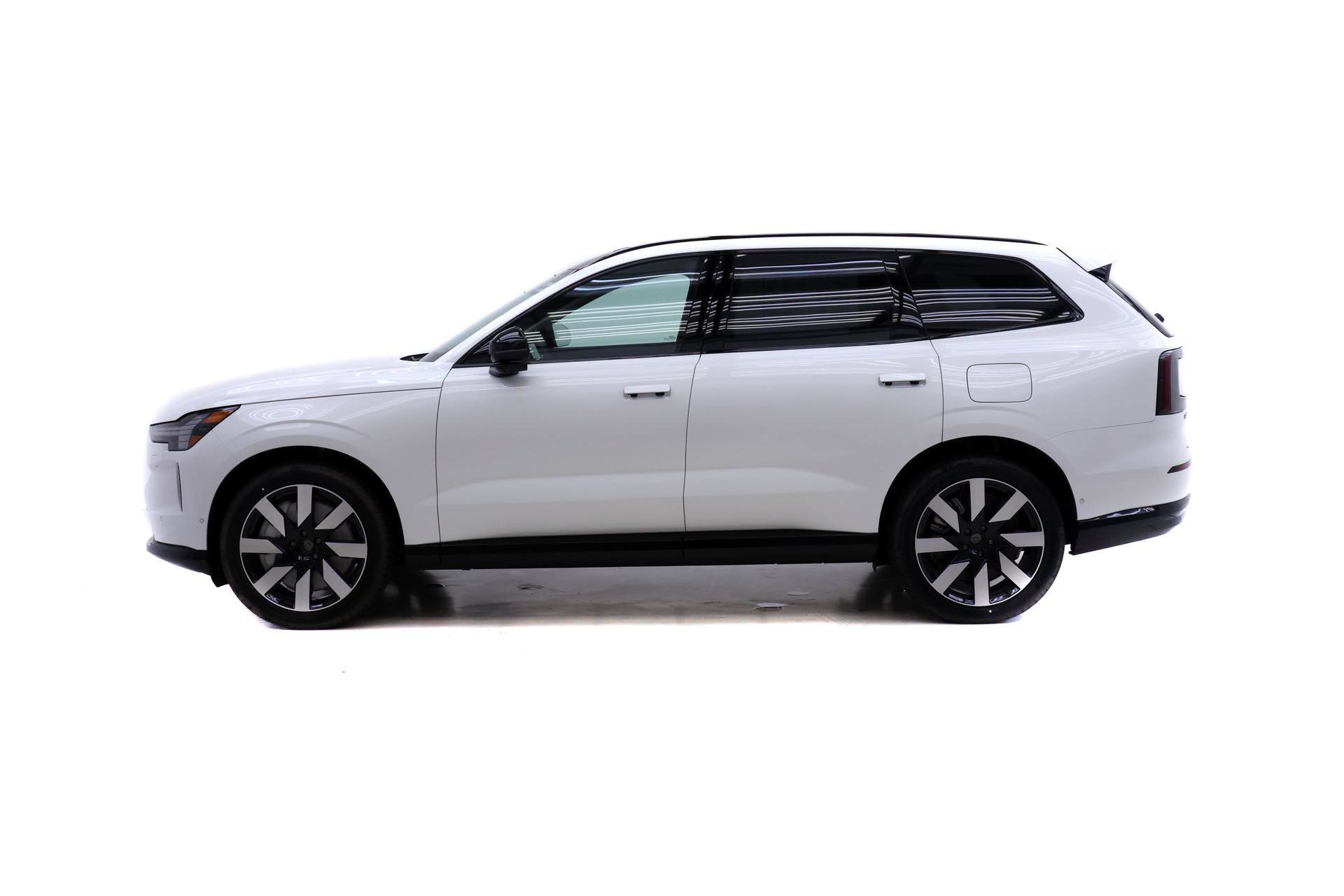 New 2026 Volvo EX90 Ultra AWD/4WD image 3