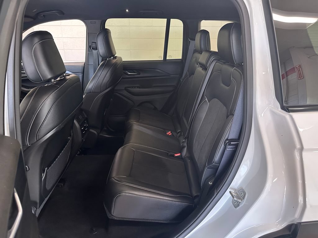 Certified 2023 Jeep Grand Cherokee Altitude AWD/4WD image 36
