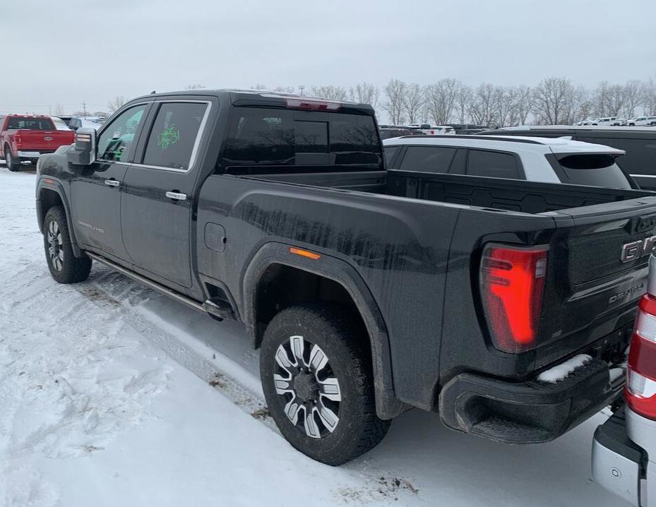 Used 2024 GMC Sierra 2500 Denali w/ Denali Reserve Package image 5