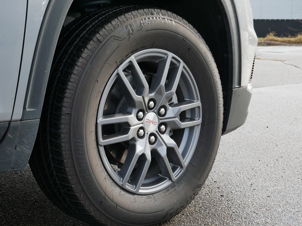 Used 2025 GMC Acadia Elevation image 9