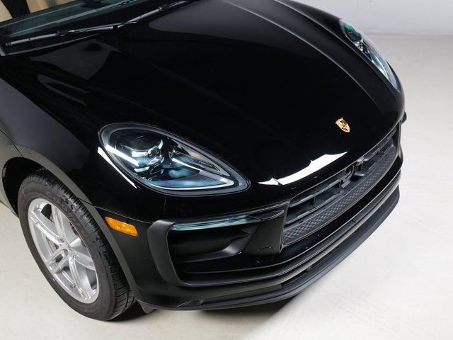 Certified 2023 Porsche Macan 2.0L I4 Turbocharged image 33