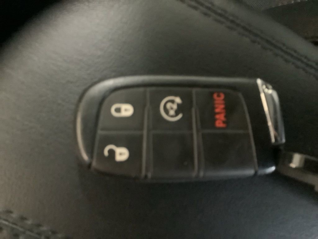 Used 2023 Jeep Compass Limited image 30