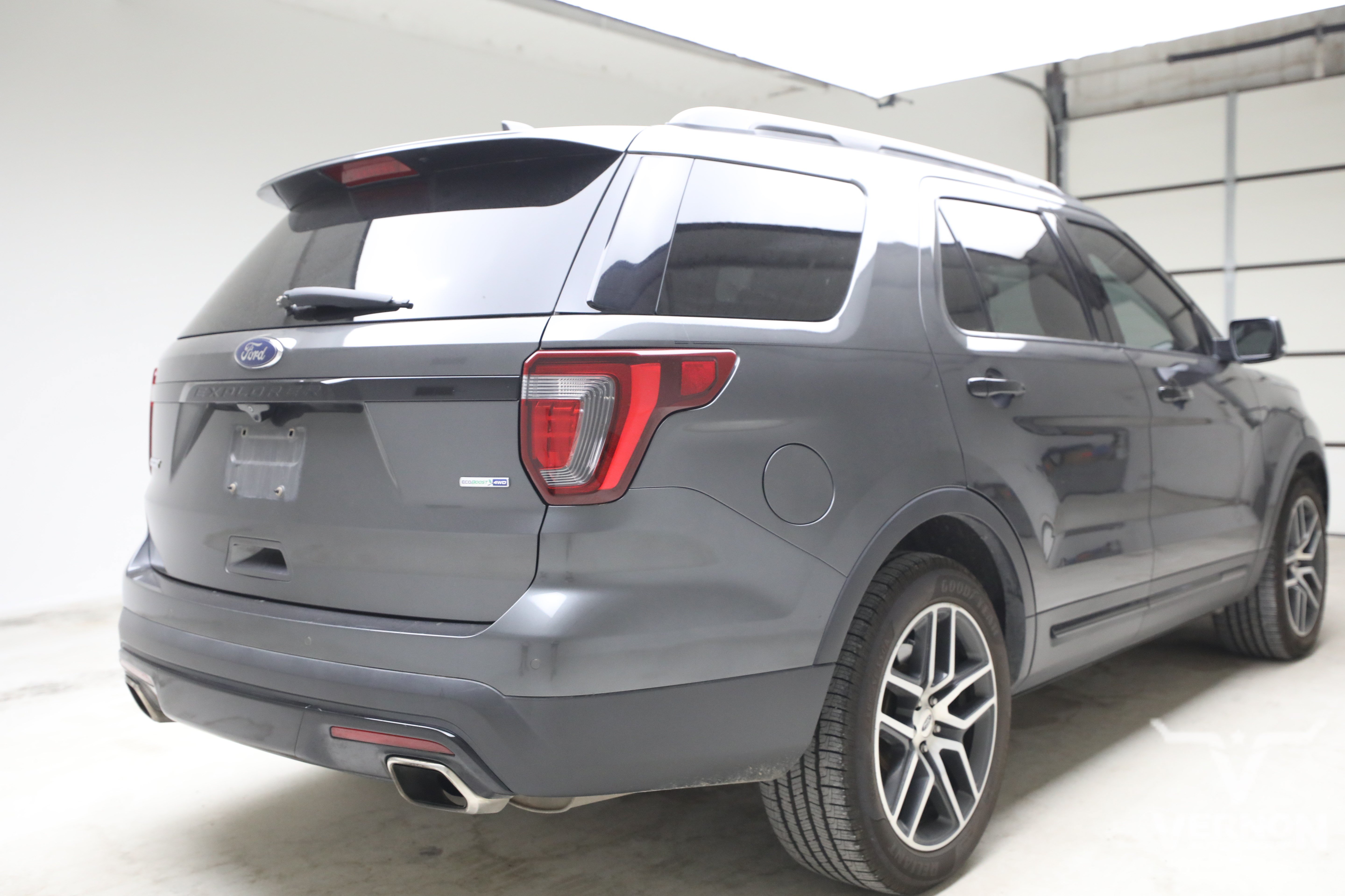 Used 2017 Ford Explorer Sport AWD/4WD image 4