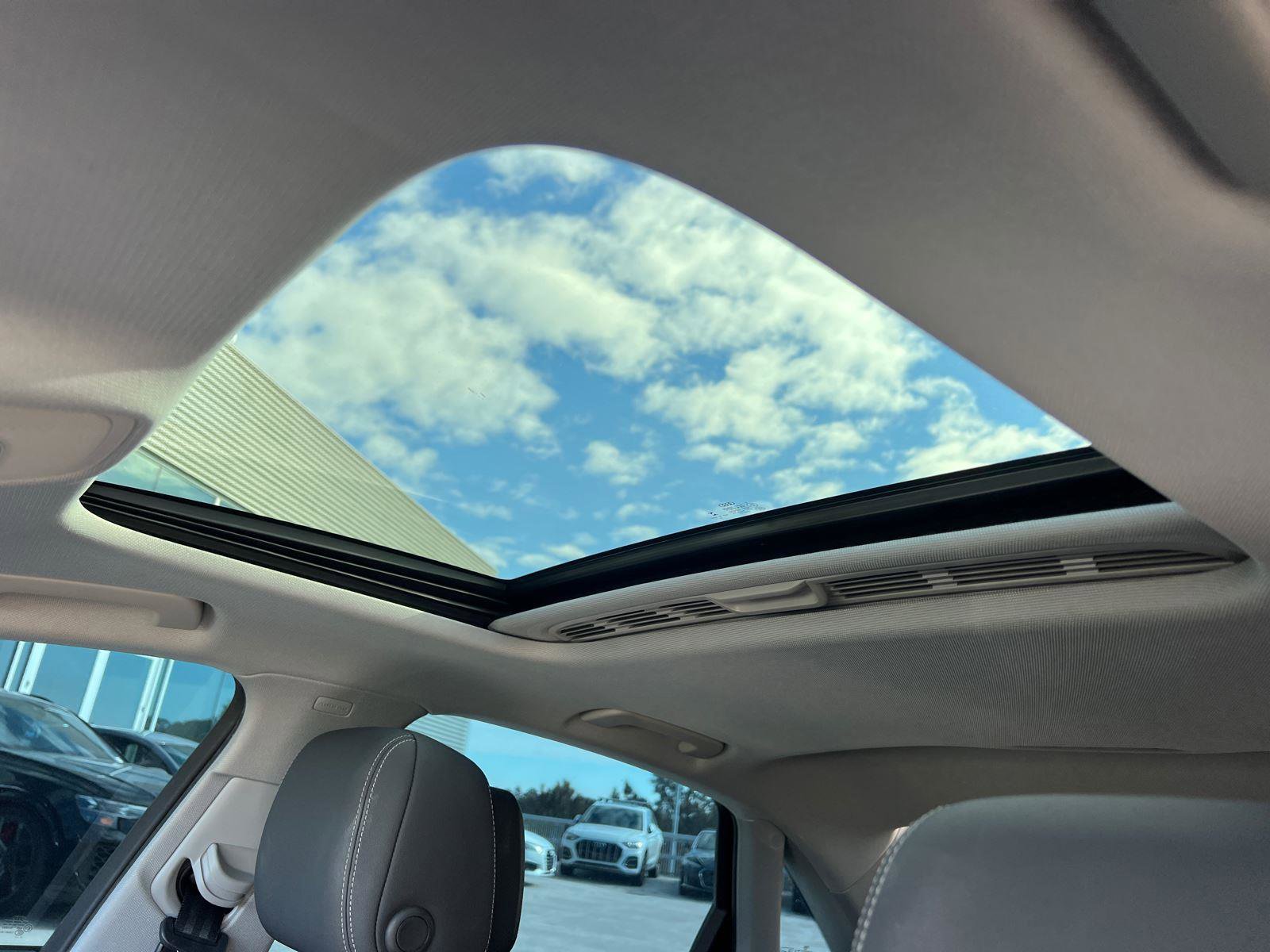 Used 2020 Audi A4 2.0T Premium w/ Convenience Package image 31