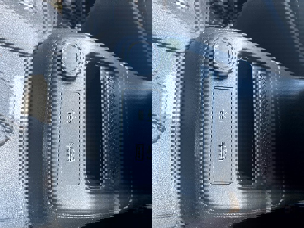 New 2023 Nissan Ariya FWD image 39