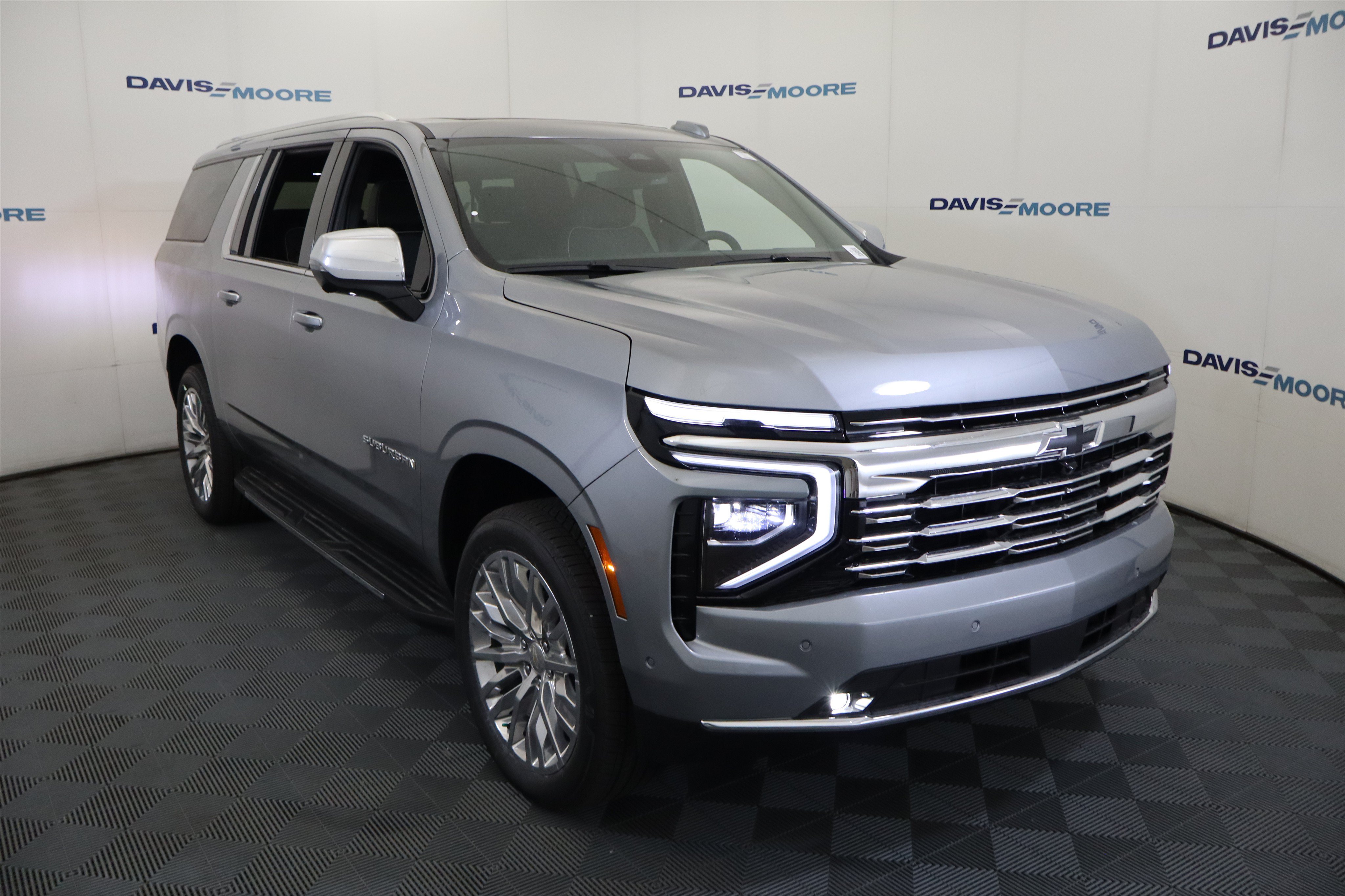 New 2026 Chevrolet Suburban Premier w/ Sun And Tow Package AWD/4WD image 3
