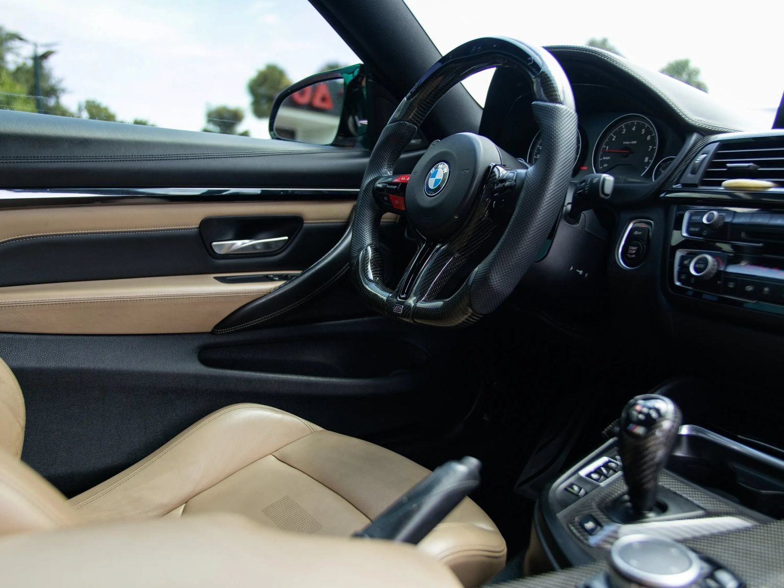 Used 2015 BMW M4 Coupe w/ Executive Package RWD image 29