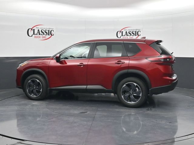 Used 2024 Nissan Rogue SV image 2