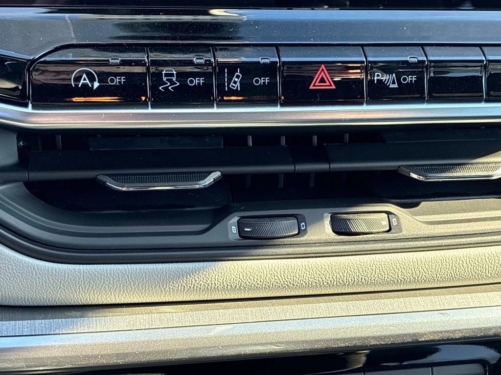 New 2026 Jeep Compass Limited image 13