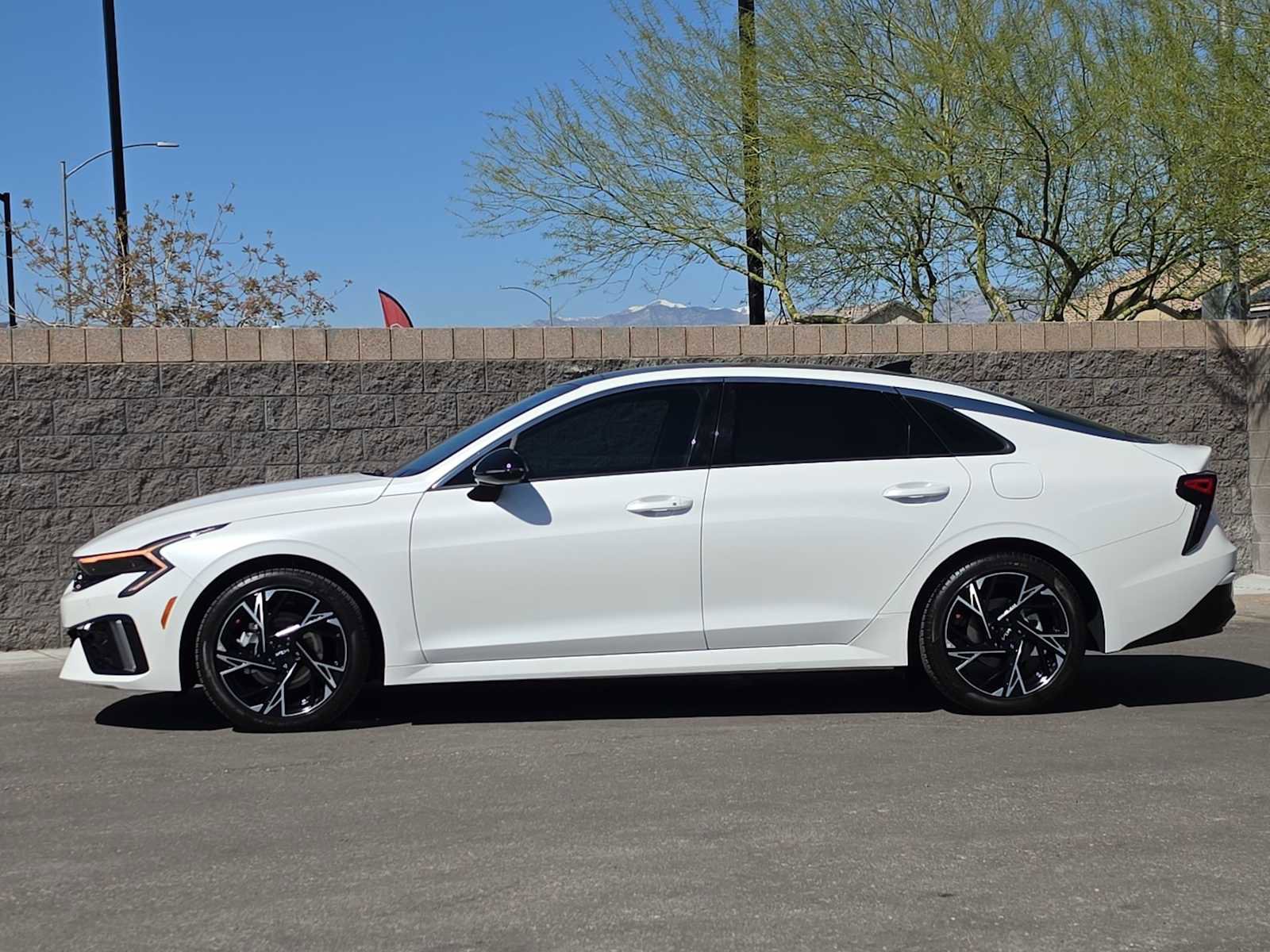 Used 2025 Kia K5 GT-Line w/ GT-Line Premium Package image 6