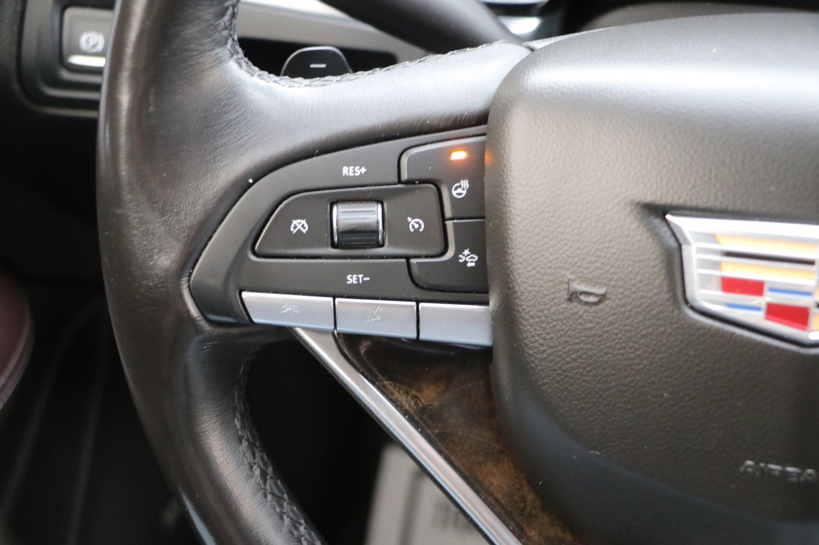 Used 2020 Cadillac XT6 Premium Luxury image 18