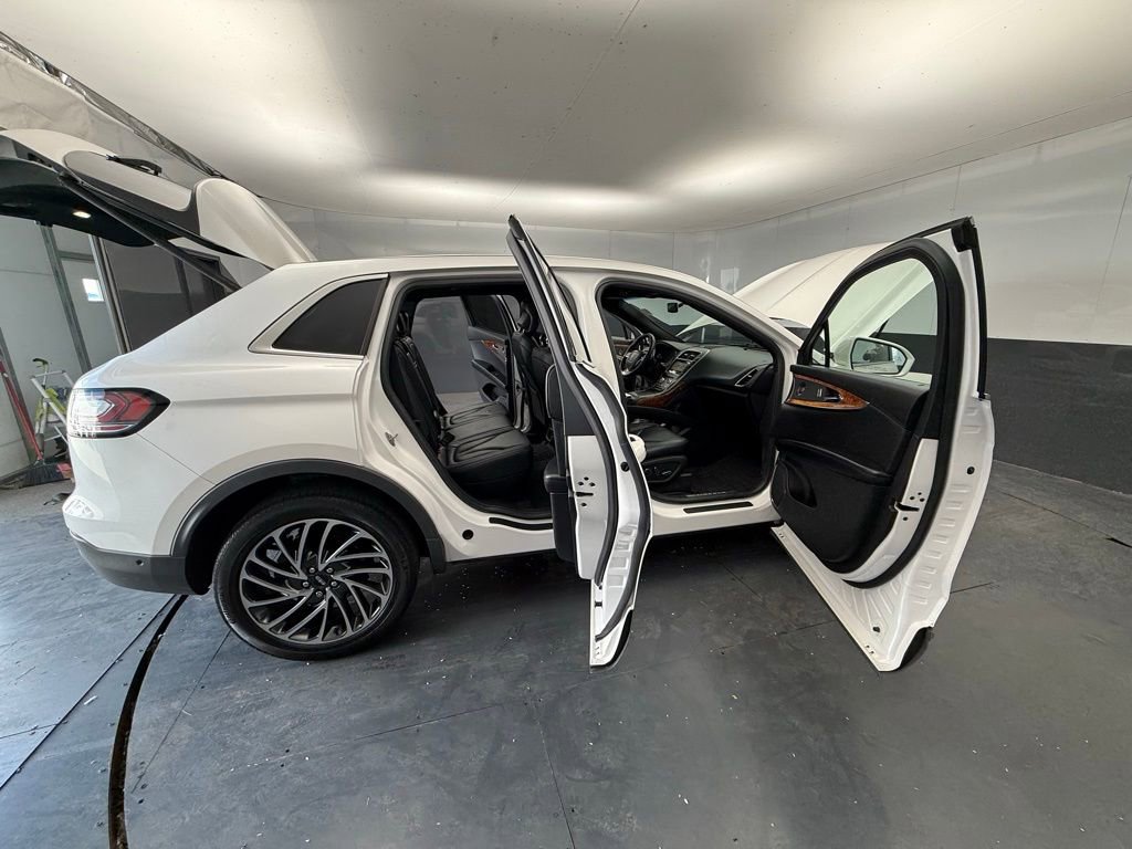 Used 2019 Lincoln Nautilus Reserve image 21