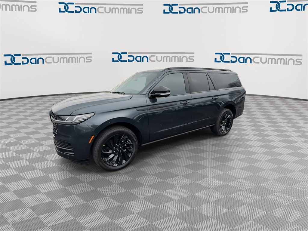 New 2025 Lincoln Navigator L Reserve w/ Jet Appearance Package image 4