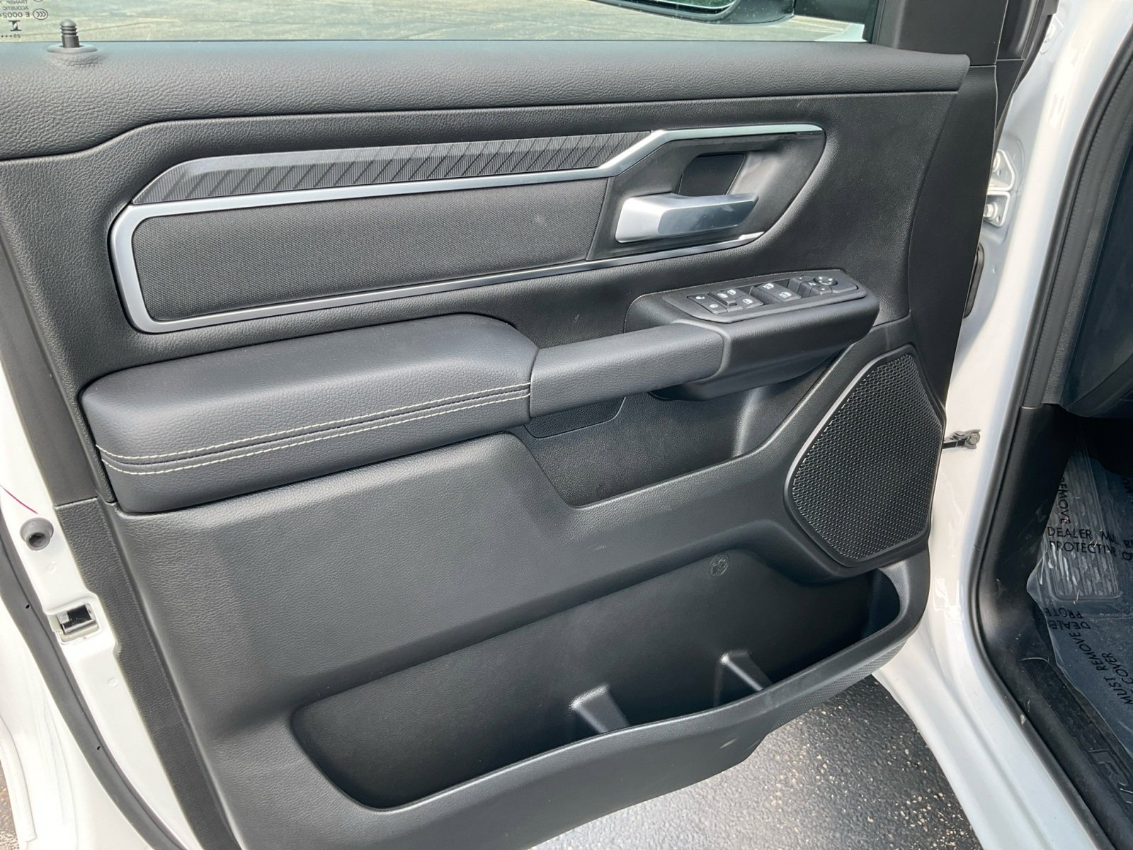 New 2026 RAM 1500 4x4 Crew Cab image 18