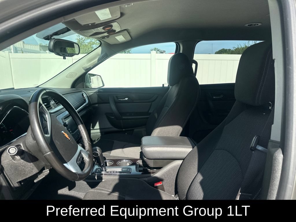 Used 2017 Chevrolet Traverse LT FWD image 8