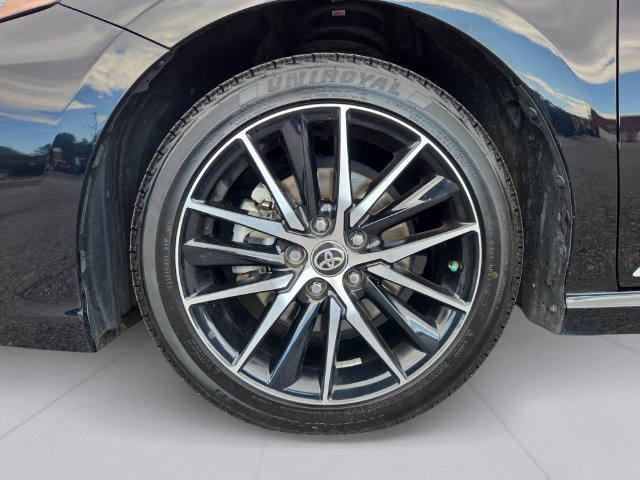 Used 2024 Toyota Camry SE FWD image 9