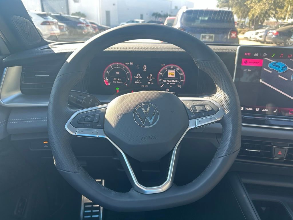 Certified 2025 Volkswagen Tiguan SE R-Line image 19