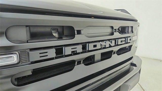 Used 2023 Ford Bronco Outer Banks image 16