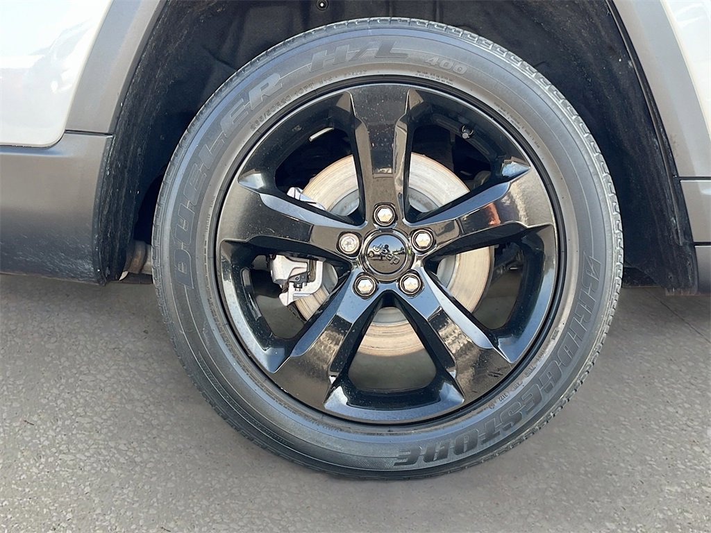 Certified 2023 Jeep Grand Cherokee L Laredo image 30