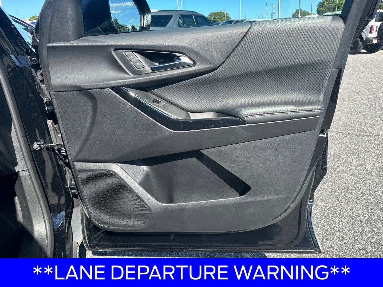 Used 2025 Chevrolet Equinox LT w/ Convenience Package II AWD/4WD image 16