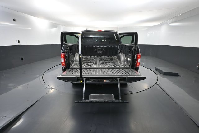 Used 2018 Ford F150 XLT w/ Equipment Group 302A Luxury AWD/4WD image 33