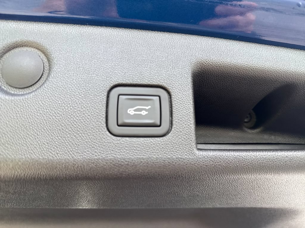 Certified 2023 Chevrolet Equinox RS FWD image 32