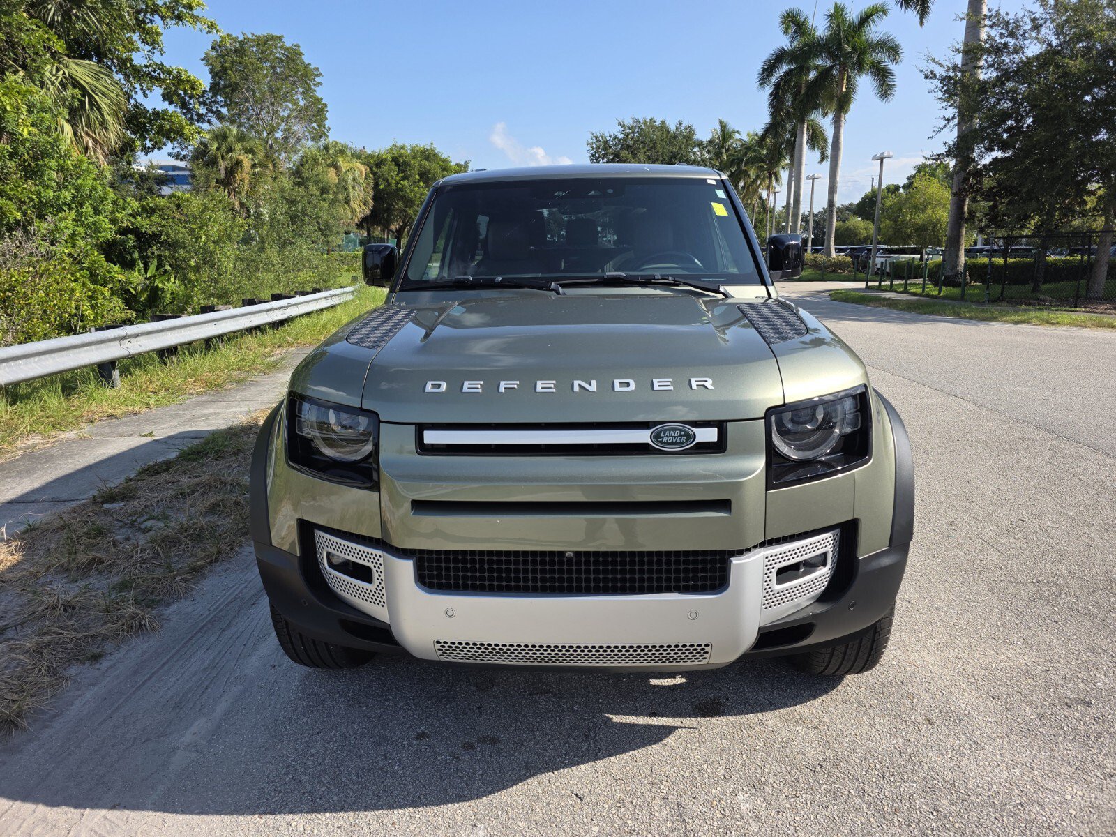 Certified 2023 Land Rover Defender 90 S AWD/4WD image 8