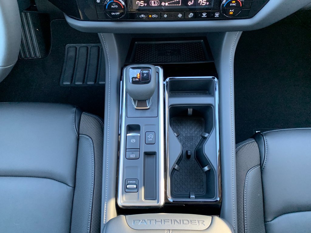 New 2025 Nissan Pathfinder SL image 18
