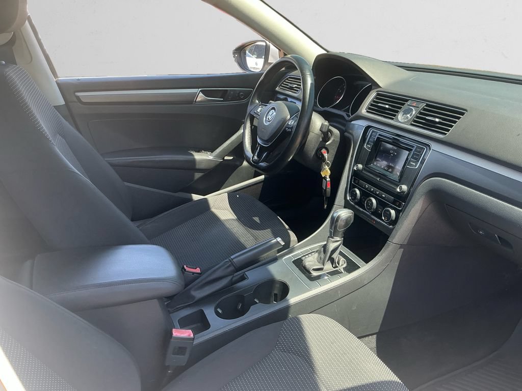 Used 2016 Volkswagen Passat 1.8T R-Line FWD image 15