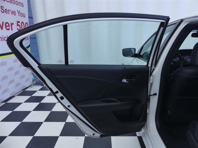 Used 2017 Honda Accord Sport image 24