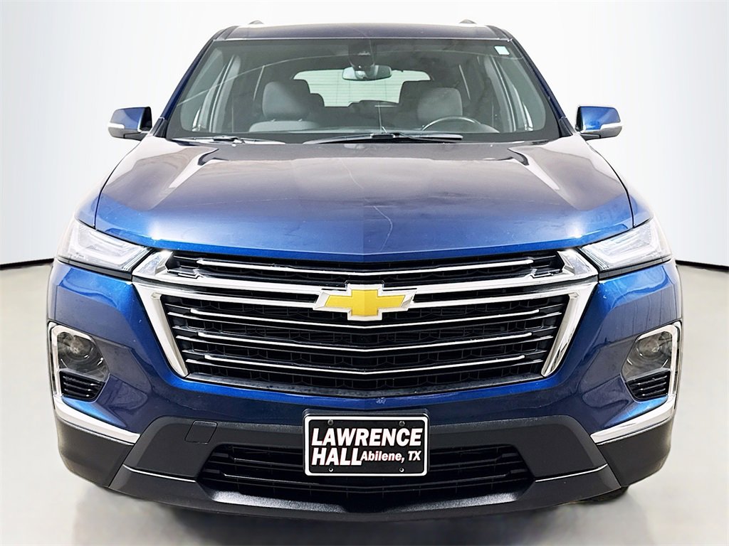 Used 2023 Chevrolet Traverse LT image 2