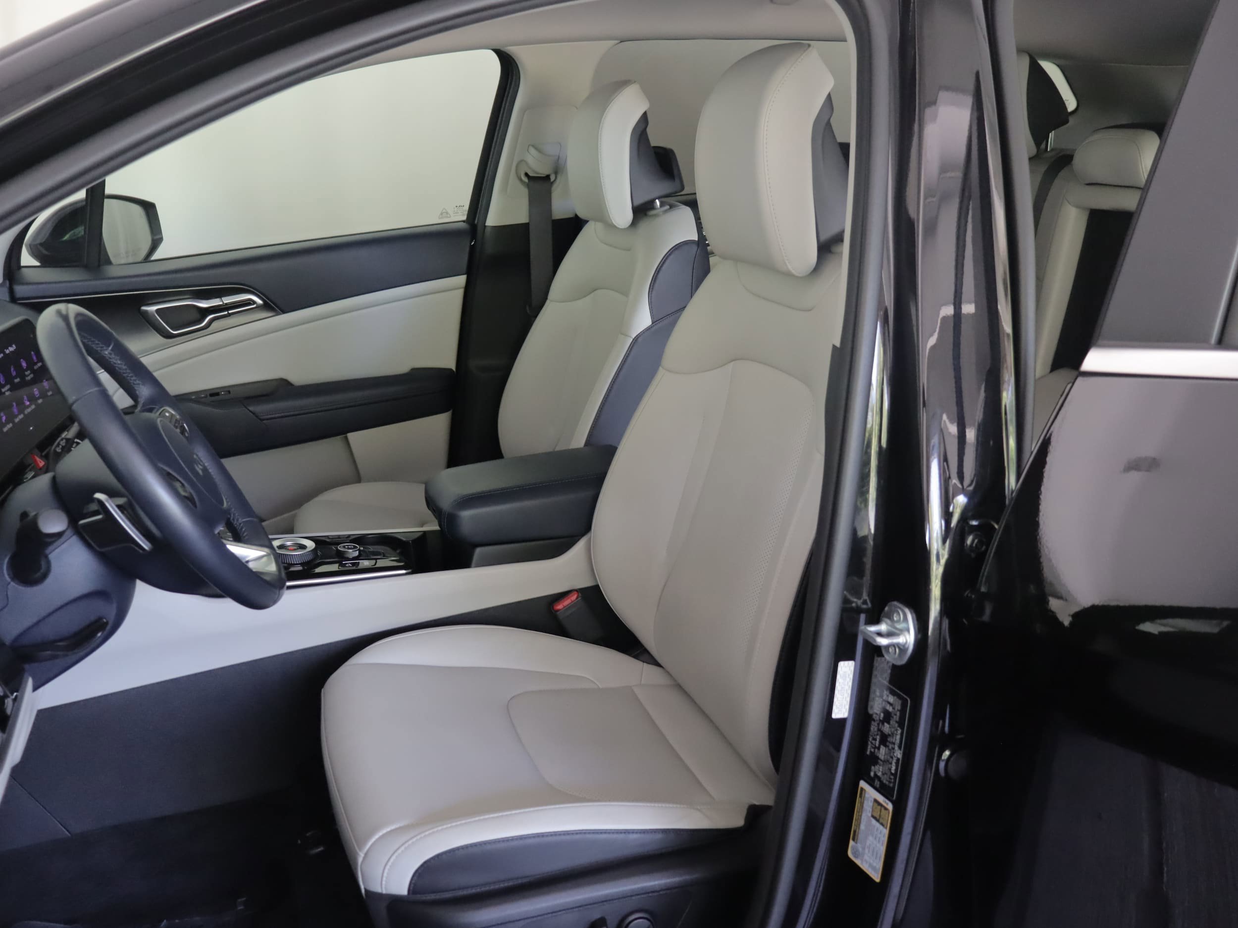 Used 2023 Kia Sportage EX AWD/4WD image 7