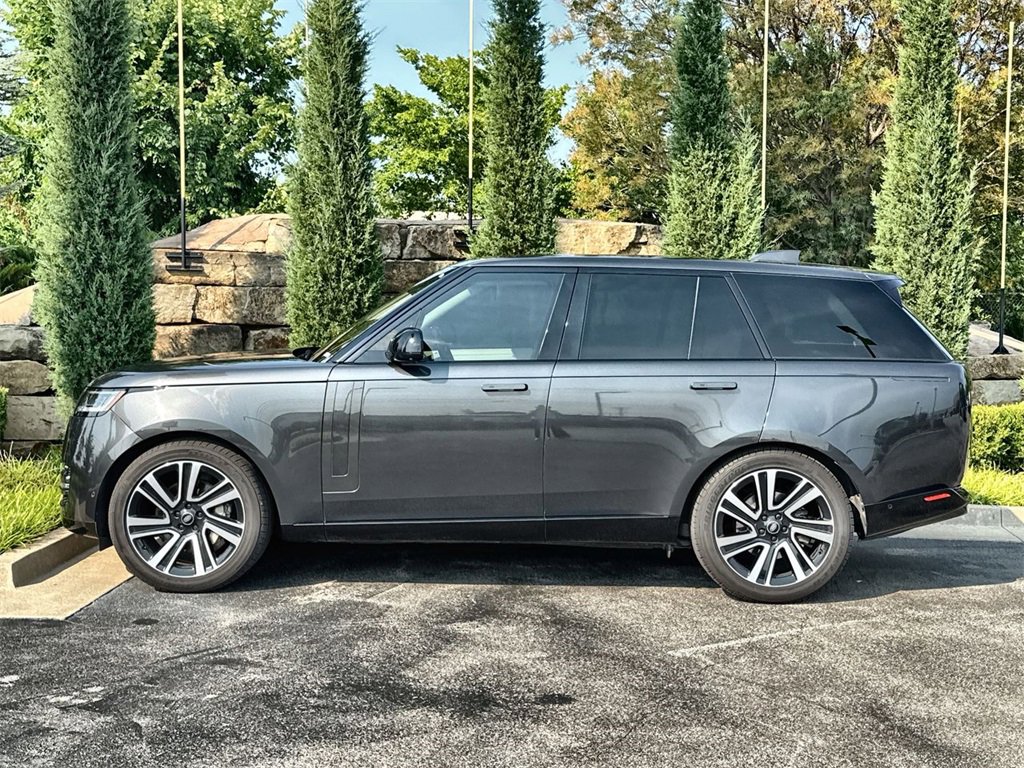 Certified 2023 Land Rover Range Rover SE image 2
