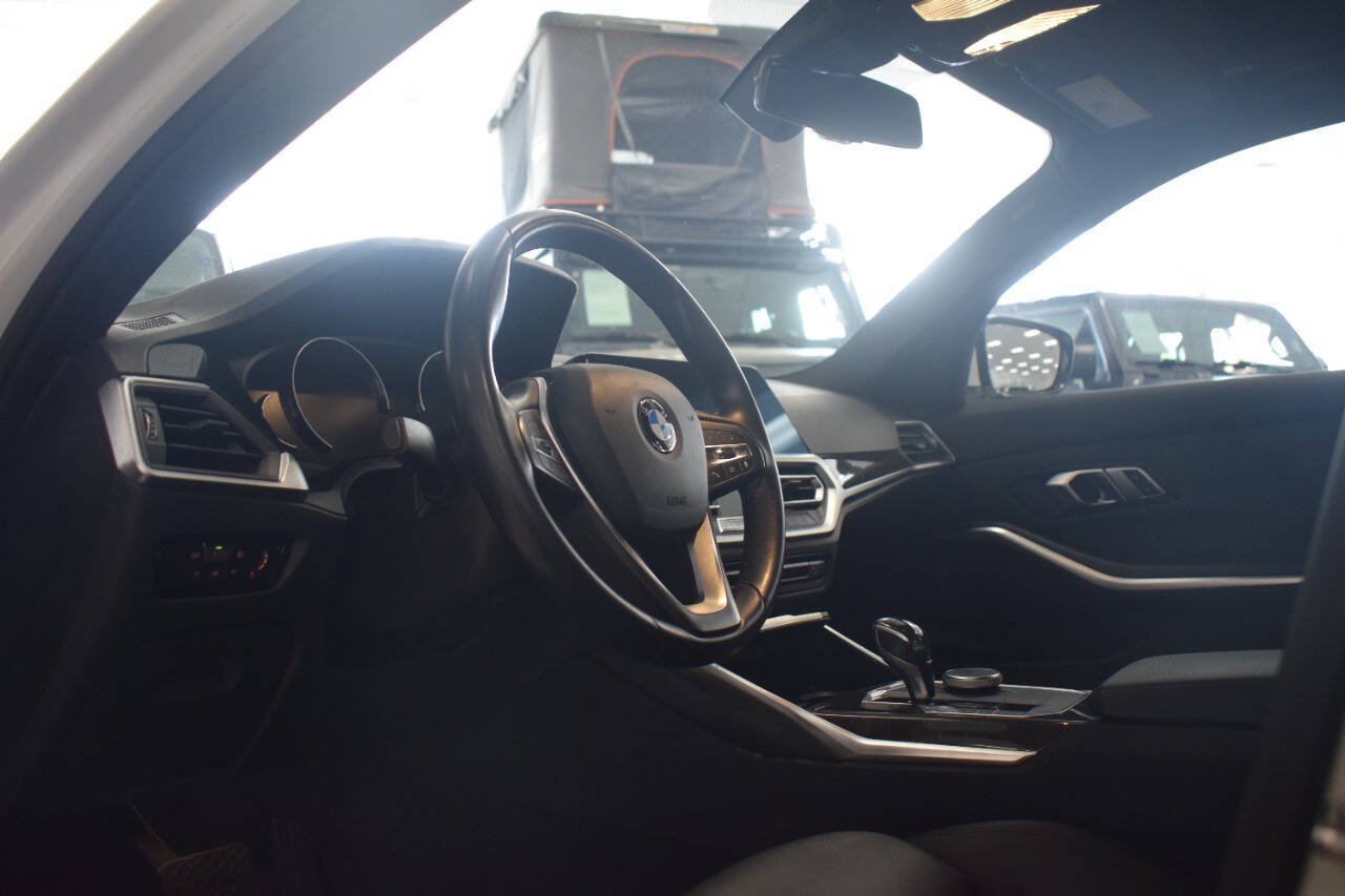 Used 2019 BMW 330i Sedan w/ Driving Assistance Package RWD image 35
