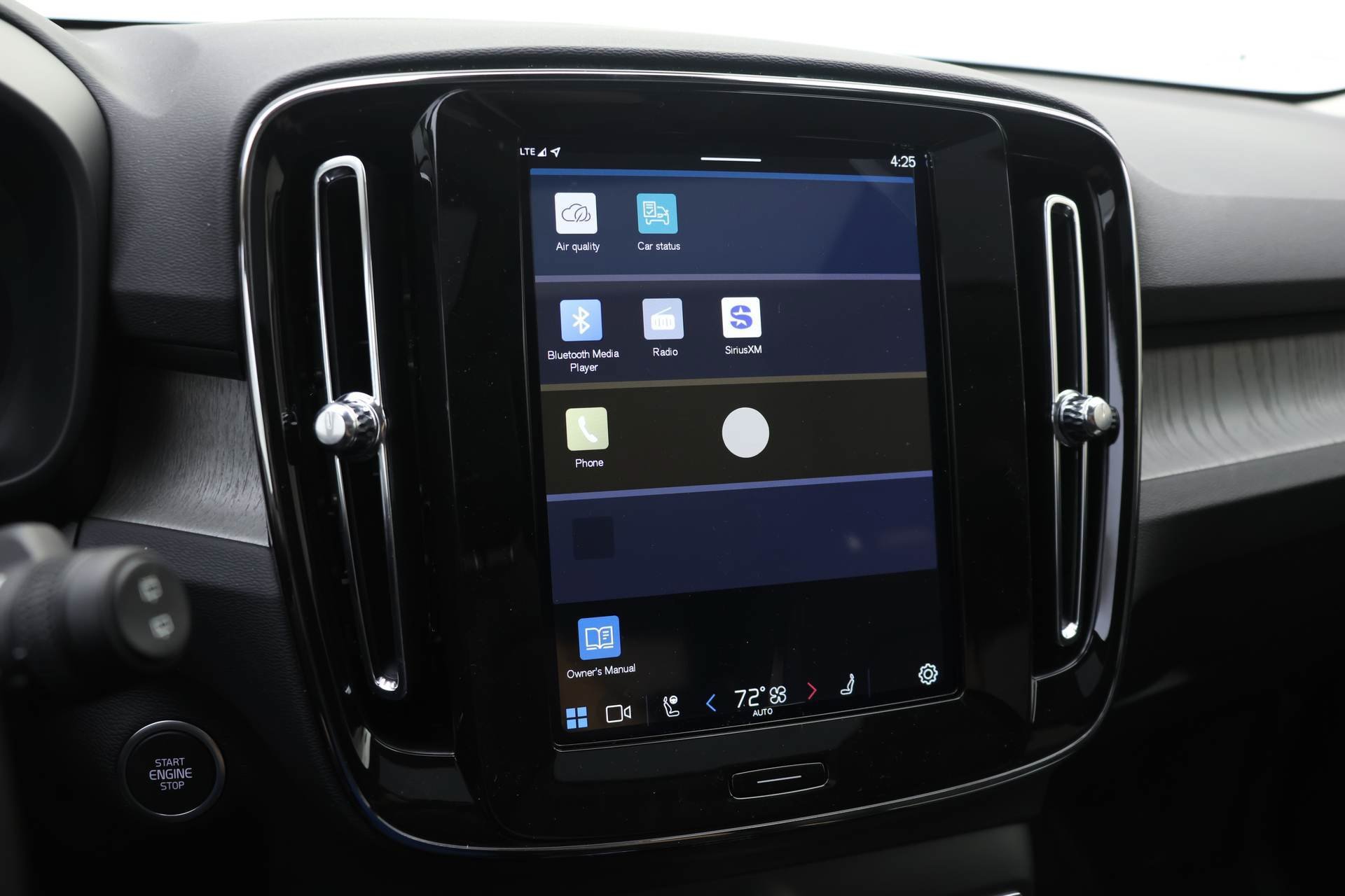 New 2025 Volvo XC40 B5 Ultra w/ Protection Package Premier AWD/4WD image 9