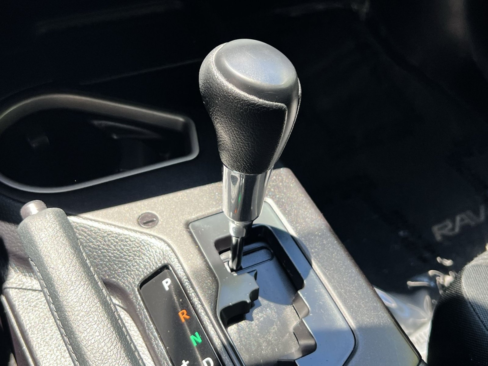 Used 2016 Toyota RAV4 LE FWD image 17