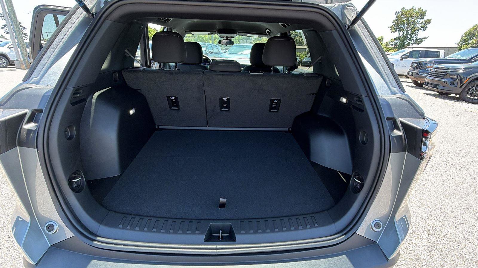 New 2026 Chevrolet Equinox LT FWD image 10