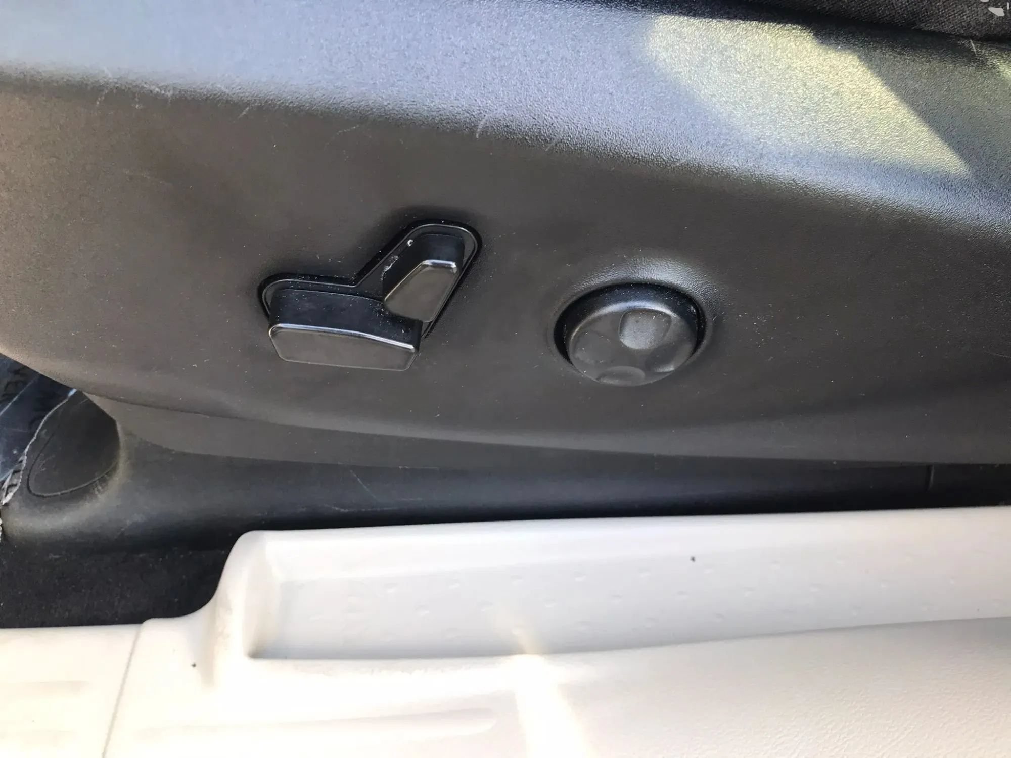 Used 2023 Chrysler Pacifica Touring-L FWD image 16