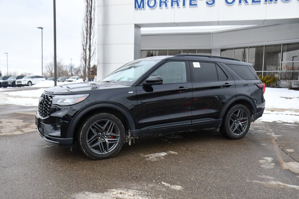 Used 2025 Ford Explorer ST-Line w/ ST-Line Street Pack image 2