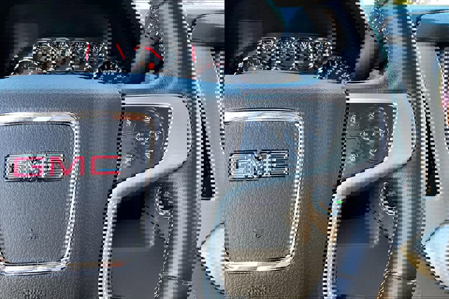 Used 2015 GMC Yukon SLT image 25