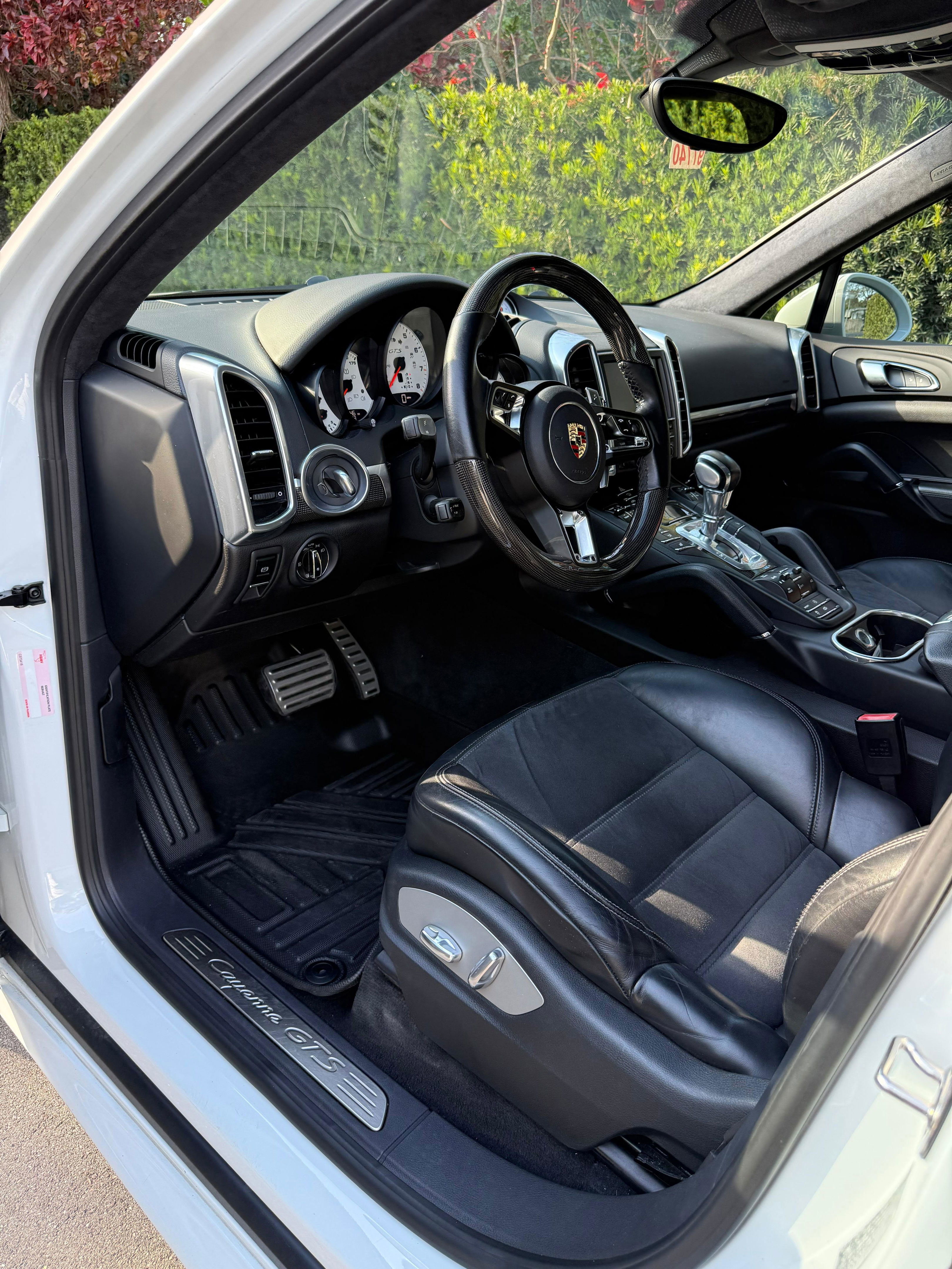 Used 2014 Porsche Cayenne GTS image 22