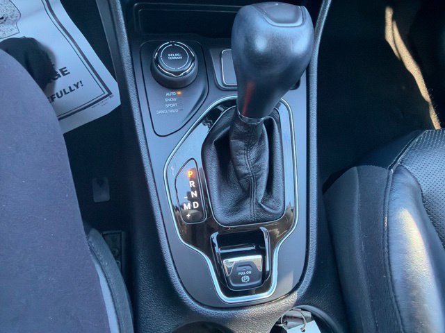 Used 2019 Jeep Cherokee Limited AWD/4WD image 24