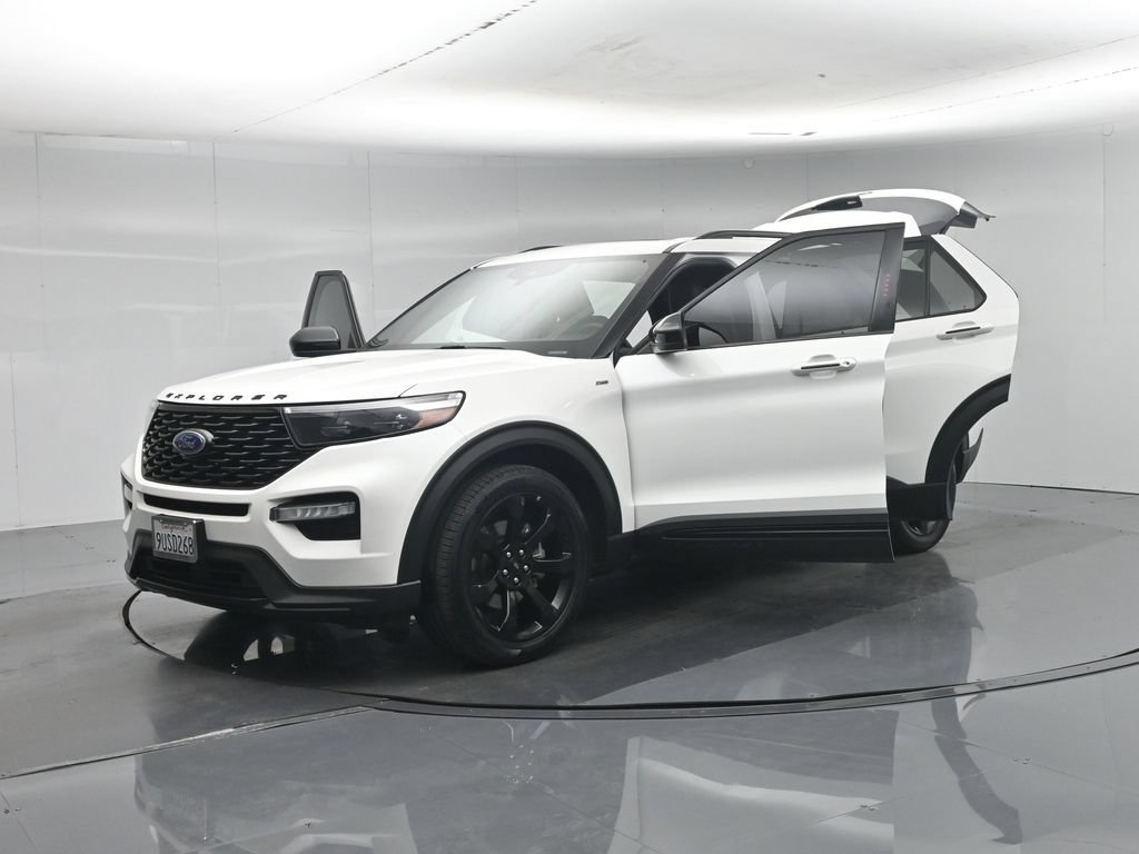 Certified 2024 Ford Explorer ST-Line w/ Class IV Trailer Tow Package RWD image 38