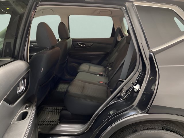 Used 2018 Nissan Rogue SV AWD/4WD image 23