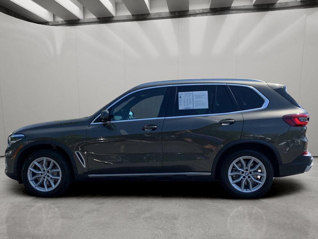 Used 2022 BMW X5 xDrive40i w/ Premium Package AWD/4WD image 2