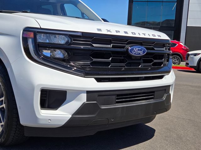 Used 2025 Ford Expedition Active AWD/4WD image 8