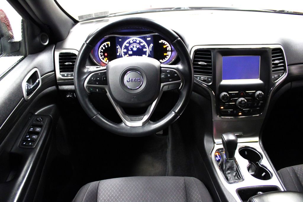 Used 2019 Jeep Grand Cherokee Laredo image 13