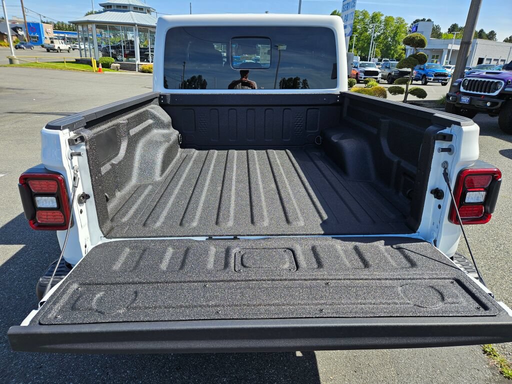 New 2026 Jeep Gladiator Rubicon AWD/4WD image 11