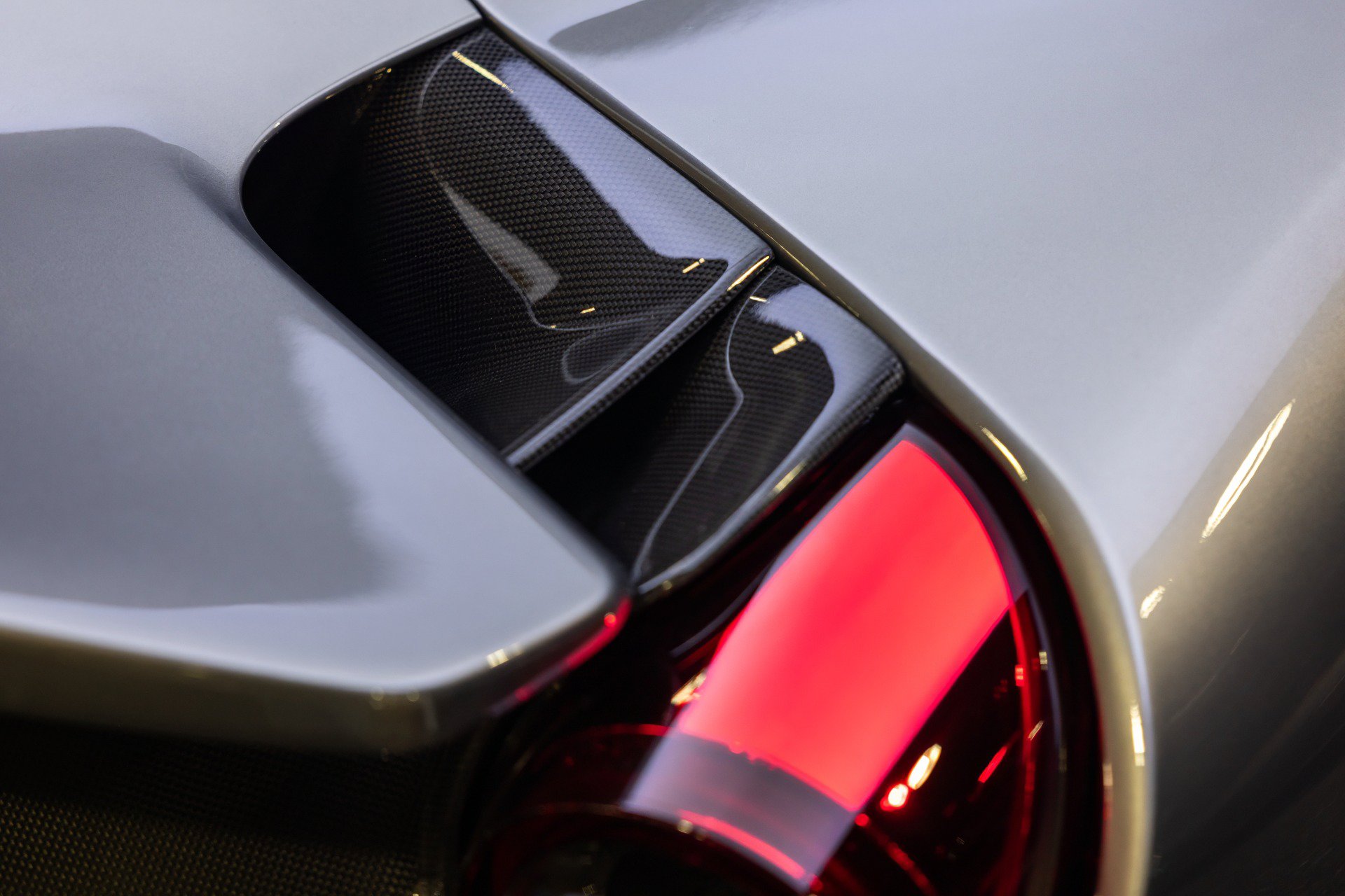 Used 2019 Ferrari 488 Pista Coupe RWD image 21